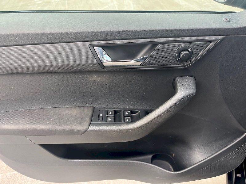 Škoda Fabia (2022) Ambition Plus 1.0 TSI DSG Navi - fotka 21 z 33