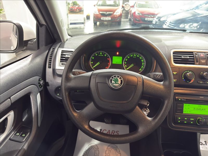 Škoda Fabia 1,2   i KLIMA TEMPOMAT ČIDLA - fotka 19 z 29