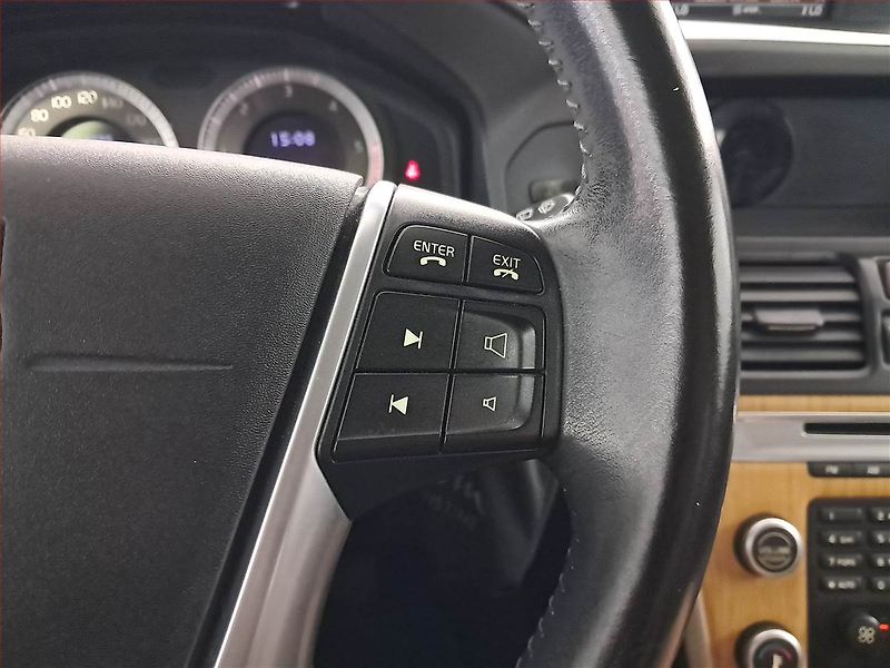 Volvo XC60 (2010) D5, 4X4, Xenony, Tempomat - fotka 17 z 18