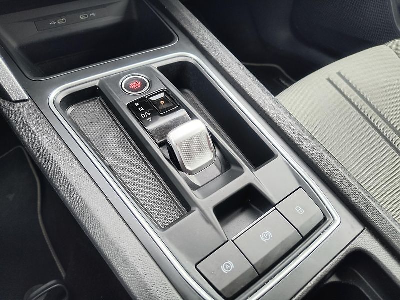 Seat Leon 1.0 eTSi AT 81KWNAVI/MATRIXLED - fotka 60 z 67