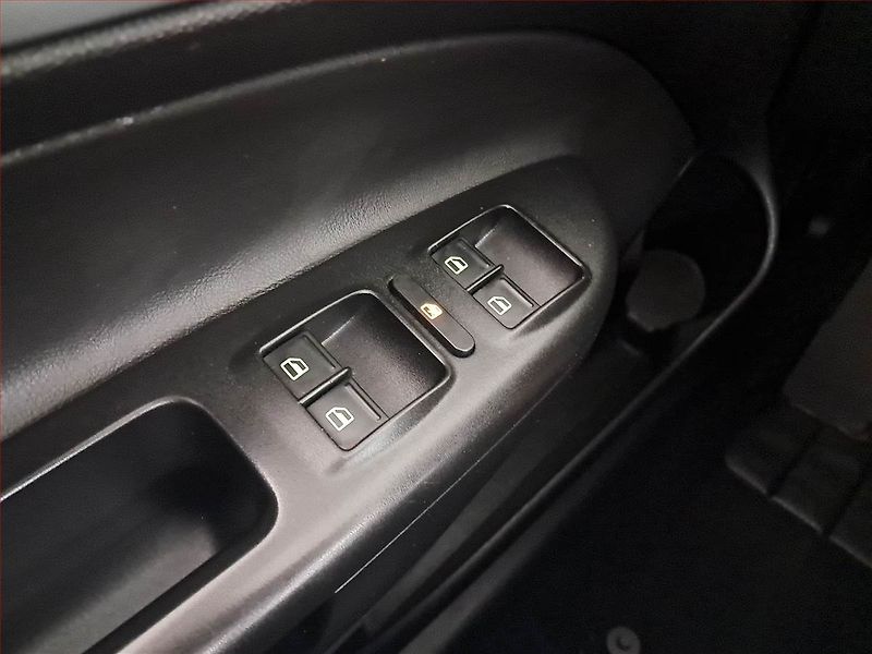 Škoda Octavia (2007) Scout 2.0, 4X4, Navi, Xenony - fotka 20 z 20