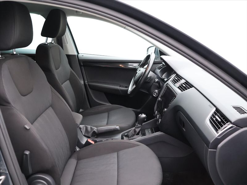 Škoda Octavia 2,0 TDI 110kW DSG CZ Style LED - fotka 11 z 28