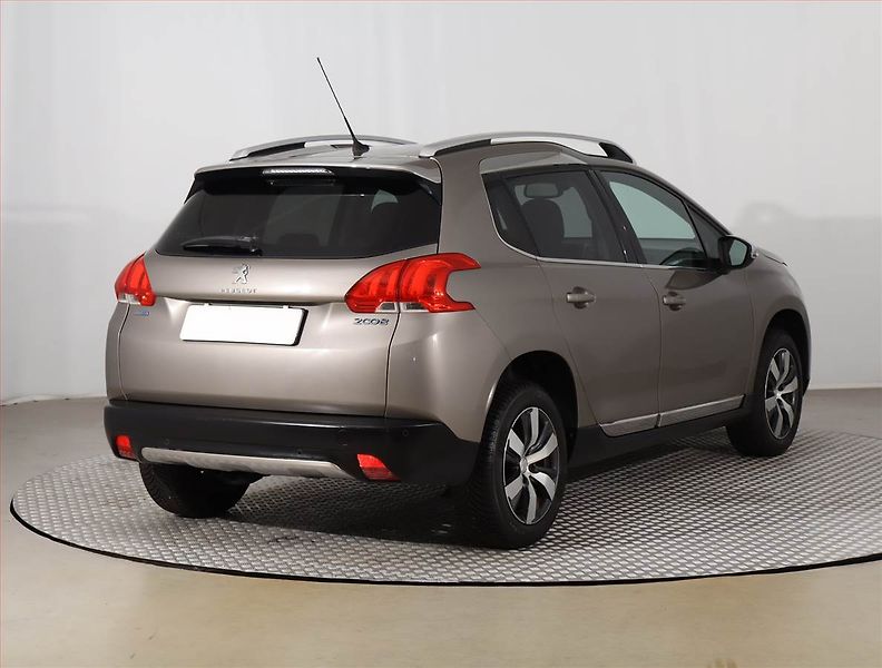 Peugeot 2008 (2016) 1.6 BlueHDi, Serv.kniha - fotka 5 z 21