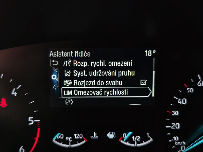 Ford Focus 1.5 EcoBlue LED, LANE, ČR, DPH - fotka 15 z 26