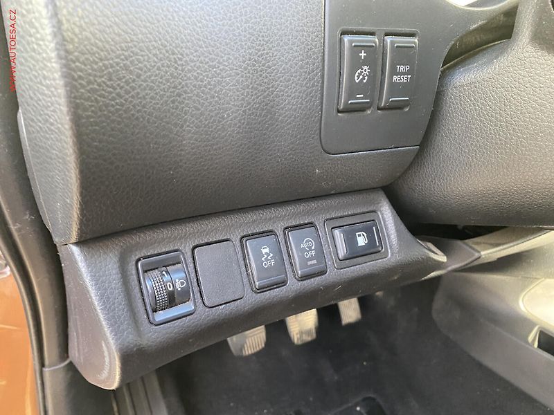 Nissan Navara (2018) 2.3dCi 4X4, TZ, navi, kamera - fotka 14 z 19
