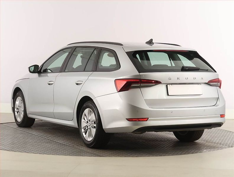 Škoda Octavia (2023) Ambition 2.0 TDI, ČR,1.maj - fotka 4 z 24