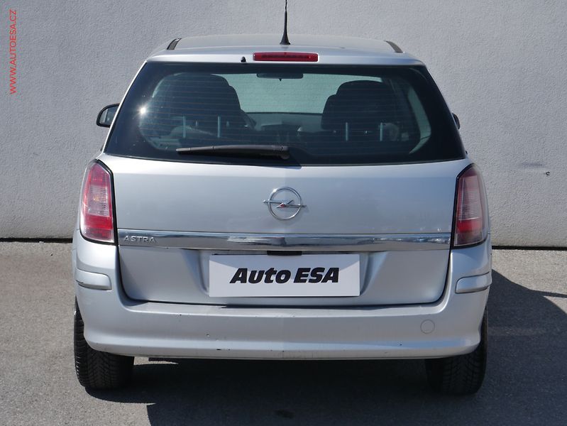 Opel Astra (2011) 1.6 16V, ČR, AC, temp - fotka 5 z 16