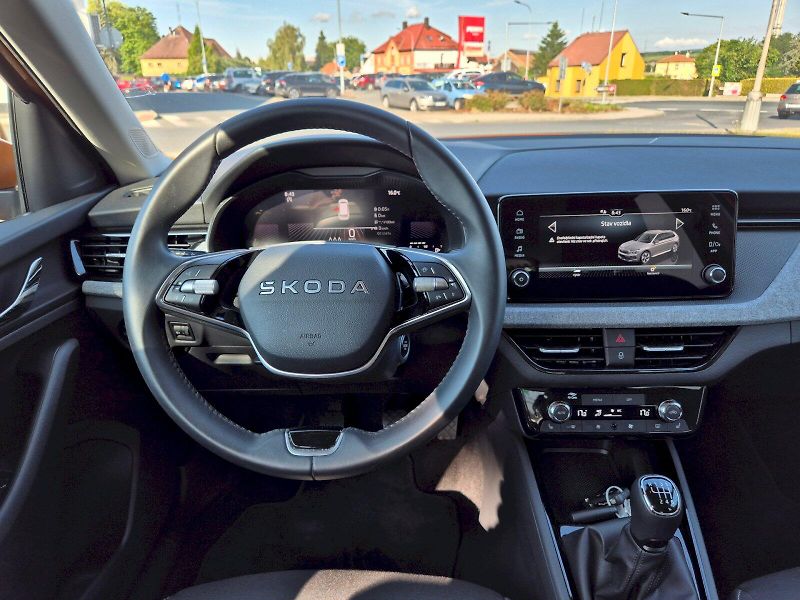 Škoda Kamiq (2025) Selection 1.0TSi 85kW 6°manuál - fotka 21 z 25