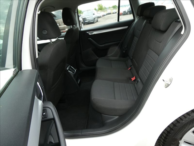 Škoda Octavia 1,6 TDi 81kW STYLE, DPH, ČR - fotka 21 z 38