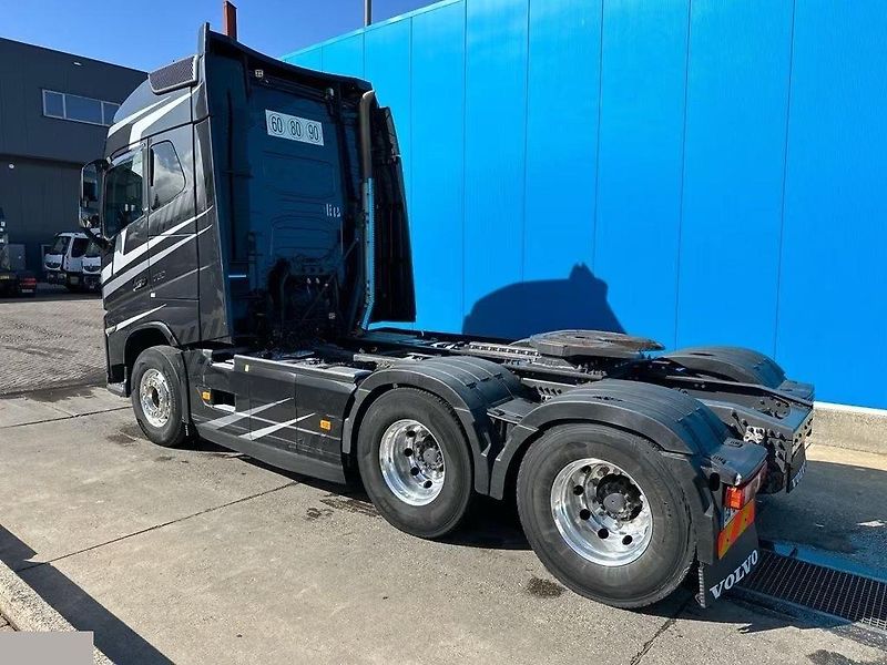 Volvo FH (2021) 750 6x4 tahač 70t EURO 6 - fotka 2 z 14