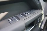 Land Rover Defender (2026) 110 X-Dynamic SE P300e       - náhled 12