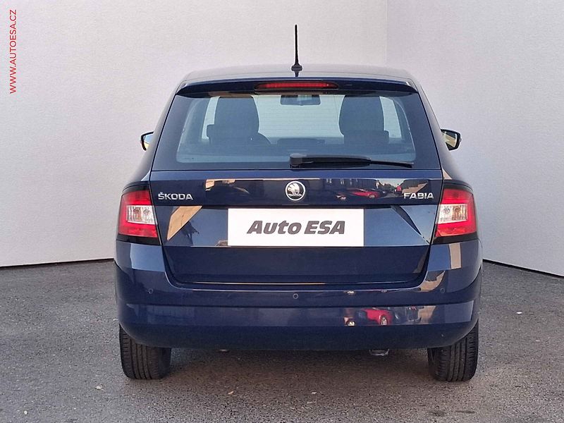 Škoda Fabia (2017) 1.2 TSi, ČR, AC, temp - fotka 5 z 16