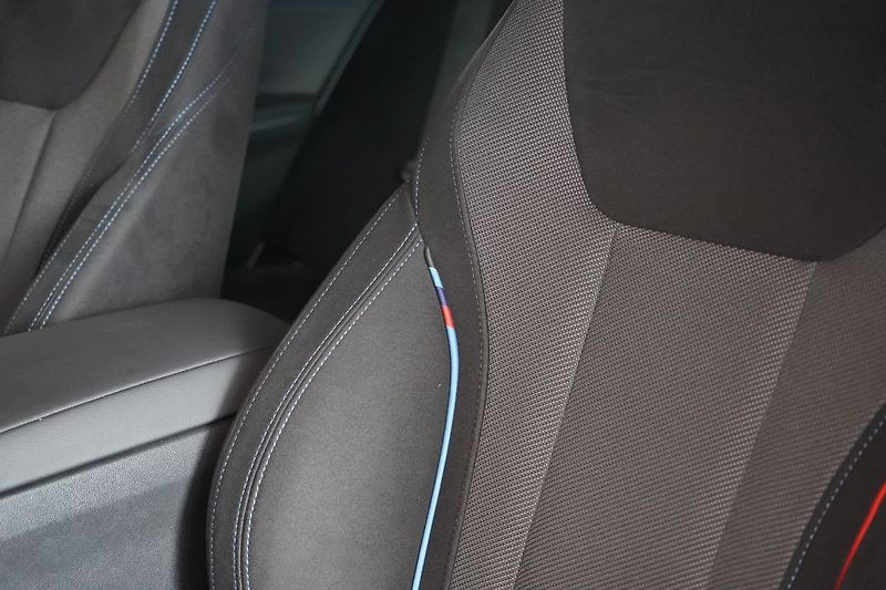 BMW Řada 3 320d xDrive Touring, HUD, ACC - fotka 20 z 43