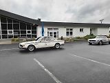 BMW 3.0 CS z roku 1971 přijíždí na polygon.