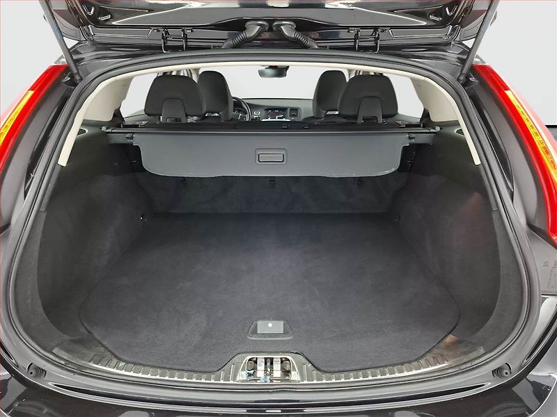 Volvo V60 (2017) D3 2.0, Automat, Xenony - fotka 14 z 20