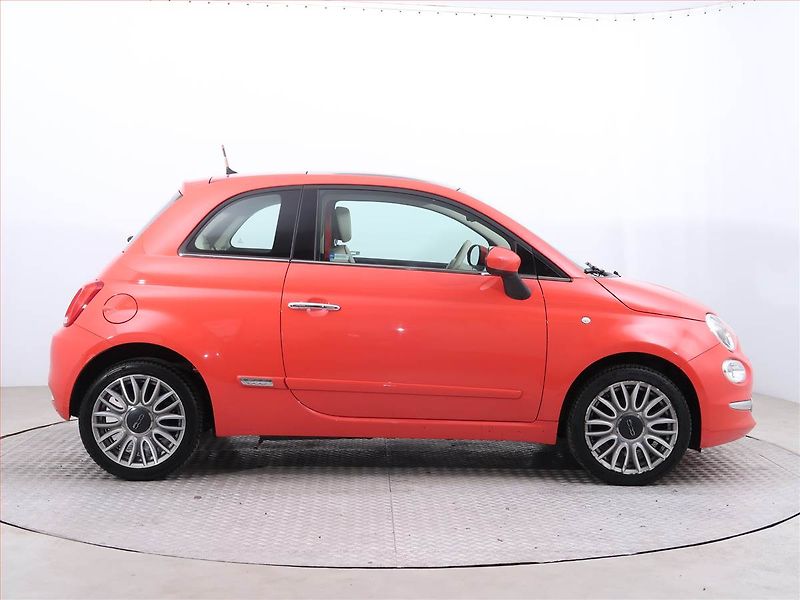 Fiat 500 (2017) 1.2, Serv.kniha, Park. senzory - fotka 6 z 16