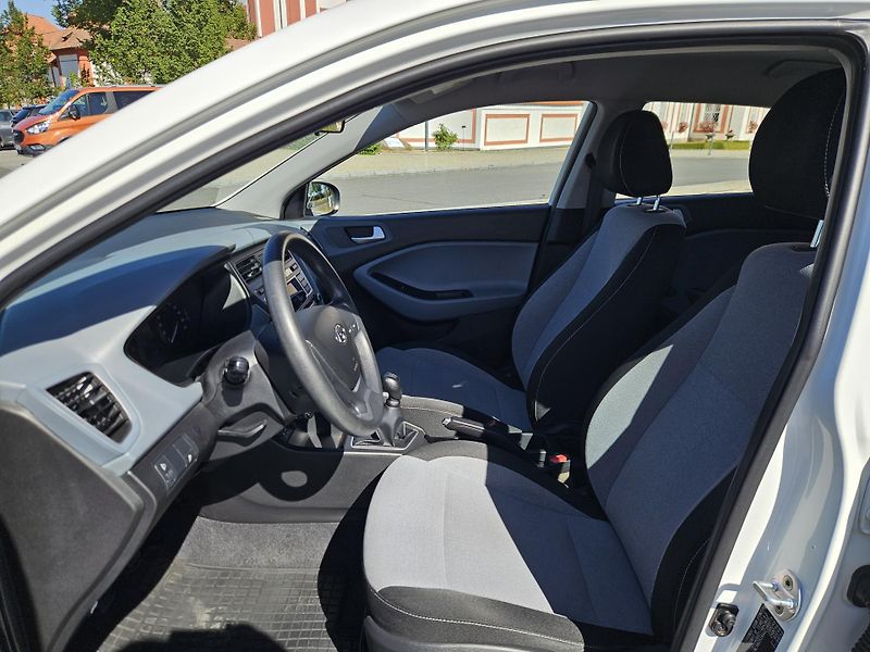 Hyundai i20 (2016) 1.2 NOVÉ ROZVODY A STK - fotka 11 z 23
