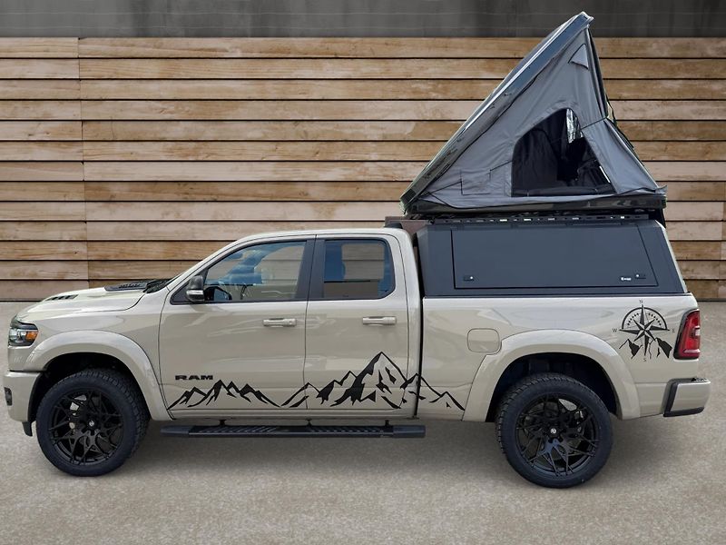 Dodge RAM (2022) +TRAVELLER+LOOK26+HEMI+ - fotka 10 z 24