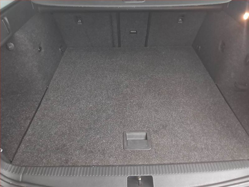 Škoda Octavia (2018) 1.6 TDI, Automat, Navi - fotka 14 z 24