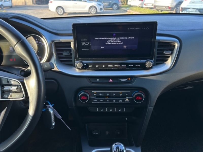 Kia Ceed 1,5 T-GDI 118 Top - fotka 10 z 10