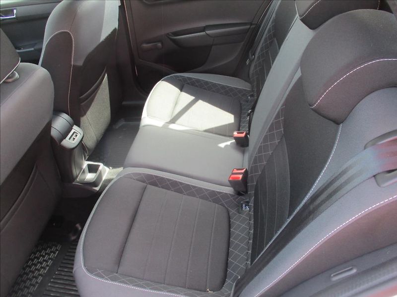 Škoda Fabia 1,0 TSI, servis,DPH,1.maj,CZ, - fotka 12 z 29