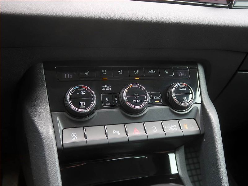 Škoda Karoq (2018) Style 2.0 TDI, 4X4, Automat - fotka 12 z 16