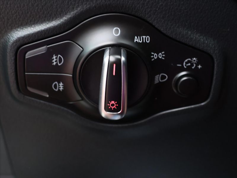 Audi SQ5 3,0 BiTDI quattro Tiptronic - fotka 16 z 35