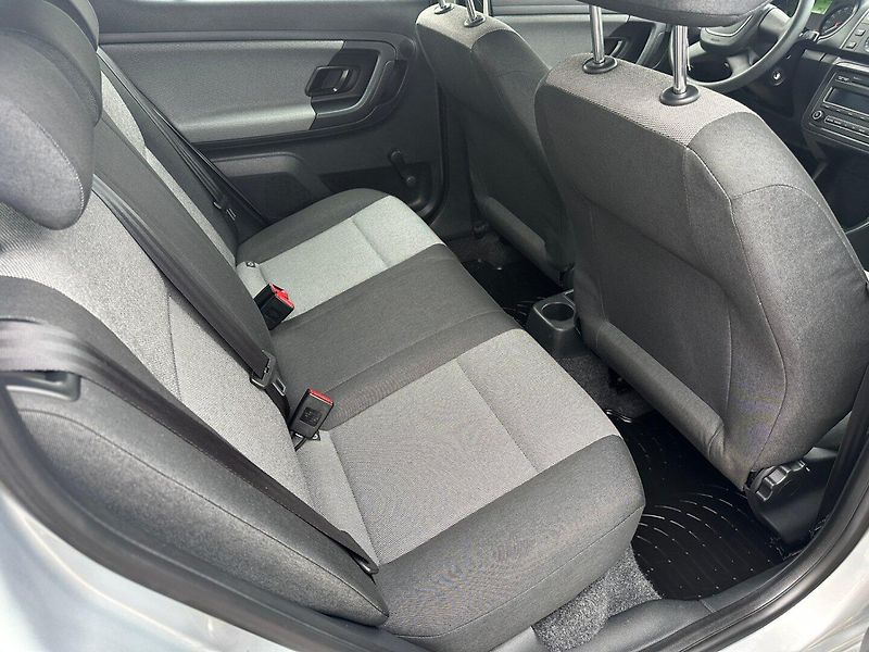 Škoda Fabia (2010) 1.2Tsi 63kw - fotka 12 z 23