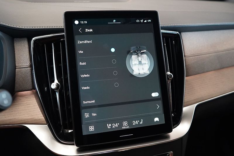 Volvo XC90 B5 AWD PLUS Dark, Vzduch, 360° - fotka 33 z 47