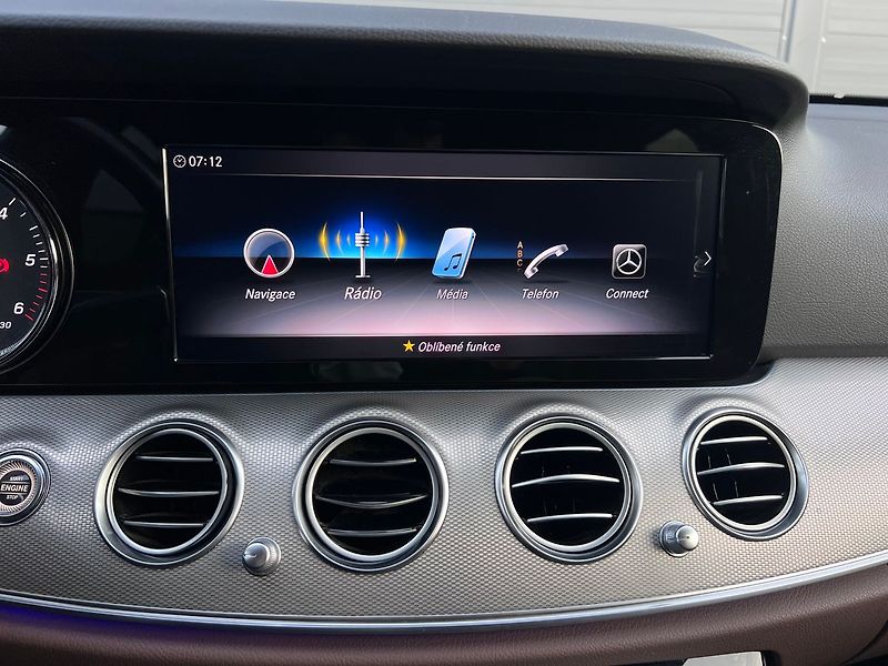 Mercedes-Benz Třídy E 220d Business-P.KAMERA-TAŽNÉ.Z - fotka 35 z 49