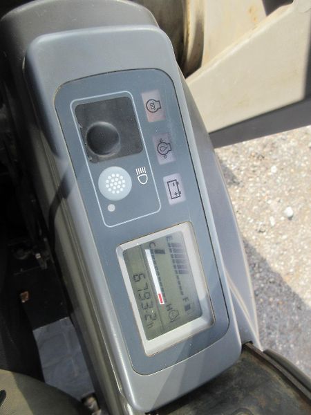 Hitachi Zaxis 25 - fotka 10 z 20