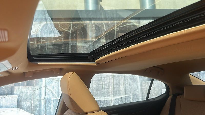 Lexus ES 300h (2024) 2.5HEV,131KW, BUSINESS EDITION - fotka 45 z 45