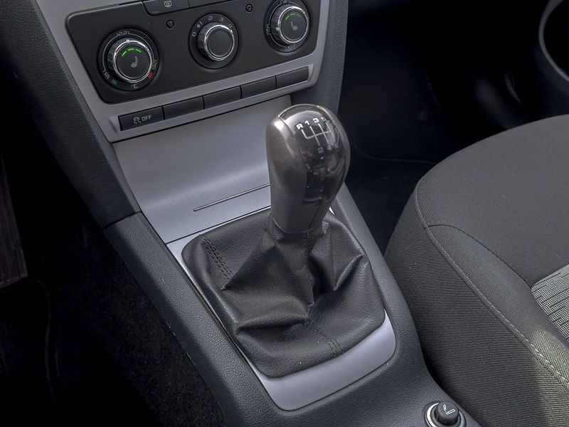 Škoda Octavia (2010) 1.4TSI 90KW – TAŽNÝ - fotka 23 z 38