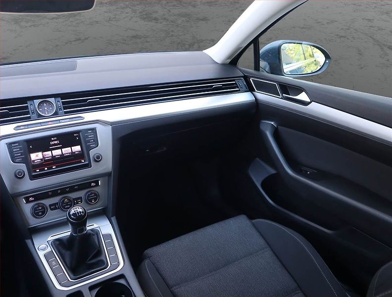 Volkswagen Passat (2015) 1.6 TDI, Navi, Tempomat - fotka 8 z 22