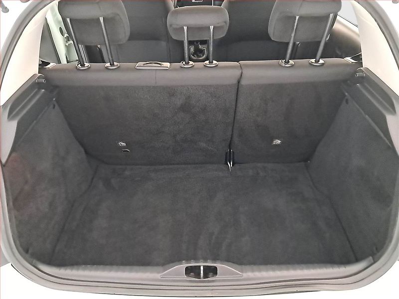 Citroën C3 (2017) 1.2 PureTech, Tempomat - fotka 14 z 17