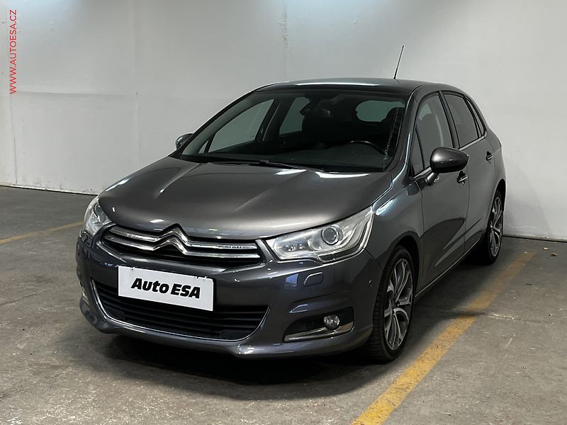Citroën C4 (2015) 2.0HDi, Shine, bixen, panor - fotka 3 z 17