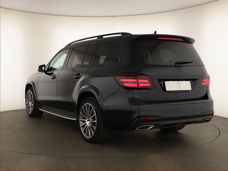 Mercedes-Benz GLS (2019) 500 4MATIC - fotka 4 z 20