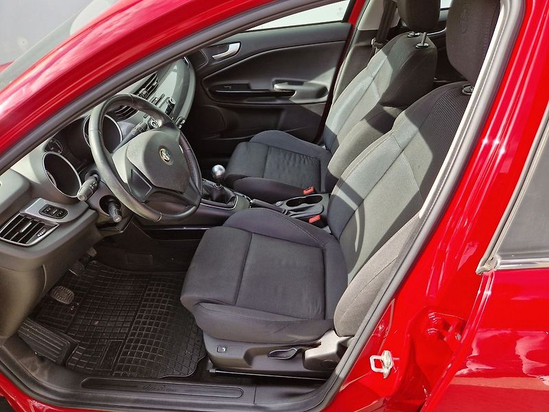 Alfa Romeo Giulietta Turismo 1.4 T 120 - fotka 19 z 27
