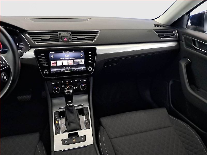 Škoda Superb (2023) Style iV 1.4 TSI PHEV - fotka 8 z 23