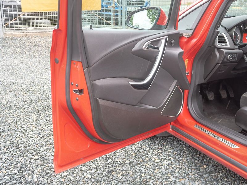 Opel Astra (2010) 1.7D 81KW – 2x KOLA - fotka 10 z 44