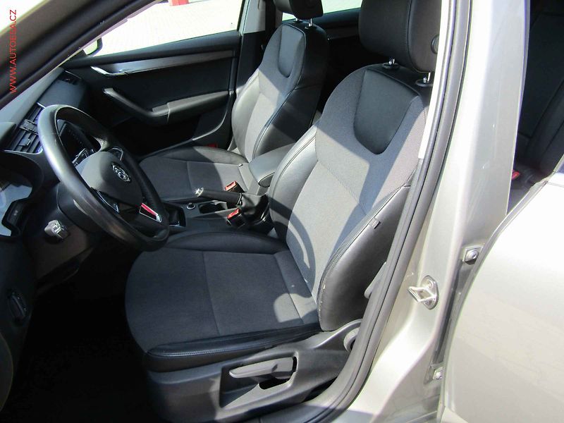 Škoda Octavia (2019) 1.5 TSi, ČR, Style, LED, navi - fotka 9 z 16