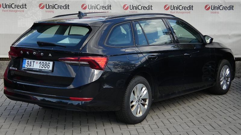 Škoda Octavia Combi 2,0 TDI Ambition - fotka 3 z 22