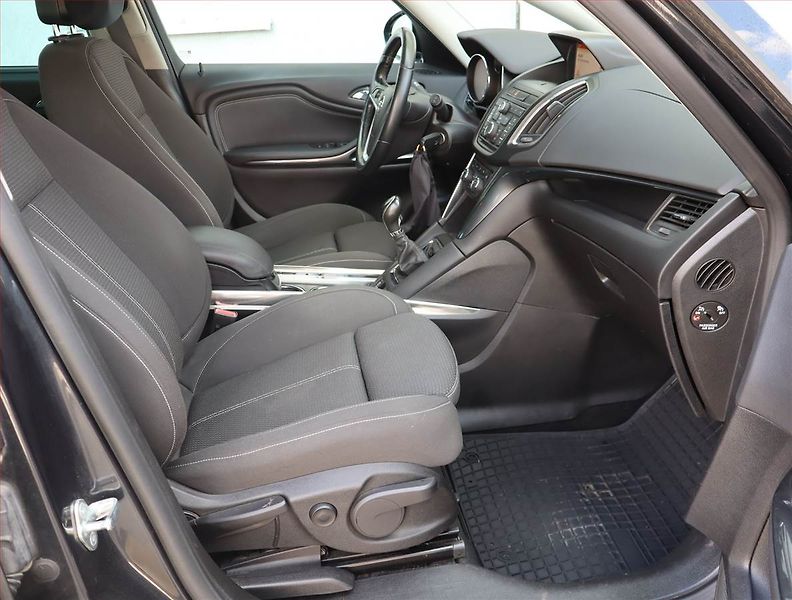 Opel Zafira (2017) 2.0 CDTI, 7 míst, Serv.kniha - fotka 9 z 19