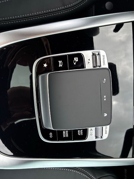 Mercedes-Benz Třídy G G 580 s technologií EQ - fotka 27 z 31