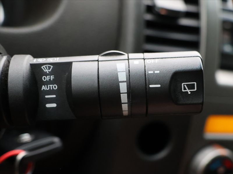 Nissan Pathfinder 2,5 dCi 126kW Automat 4WD CZ - fotka 18 z 31