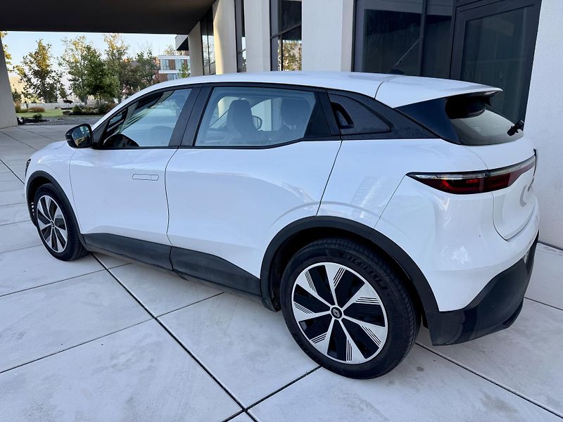 Renault Mégane (2023) E TECH Evolution EV60 1MAJITEL - fotka 3 z 40