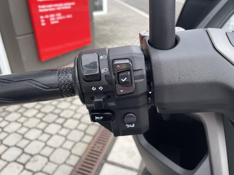 Yamaha (2026) NMAX 125 Tech Max EU5+ - fotka 9 z 10