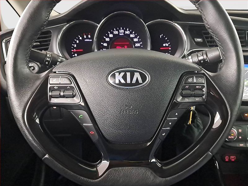 Kia Ceed (2016) 1.6 CRDi, Serv.kniha, Navi - fotka 17 z 19