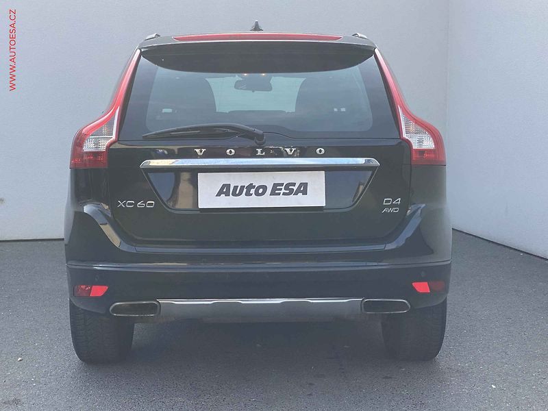 Volvo XC60 (2014) 2.4D 4x4, 2.maj,ČR, AT, park - fotka 5 z 15