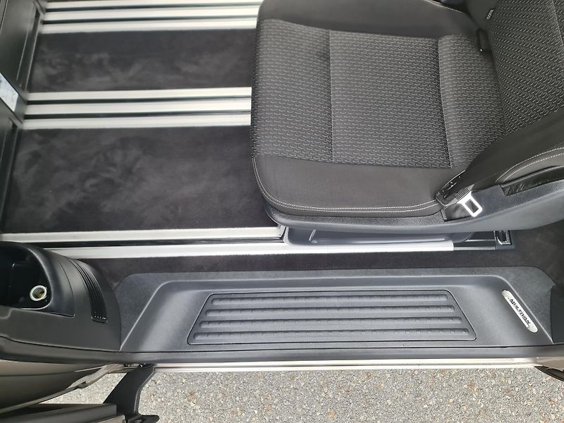 Volkswagen Transporter (2016) MULTIVAN 2.0TDi 110-KW OLOMOUC - fotka 28 z 103